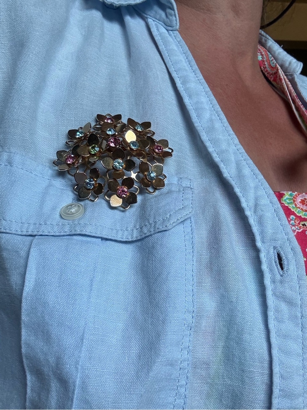 Vintage 1950s 60s Hydrangea Flower Rhinestone Brooch Gold Tone